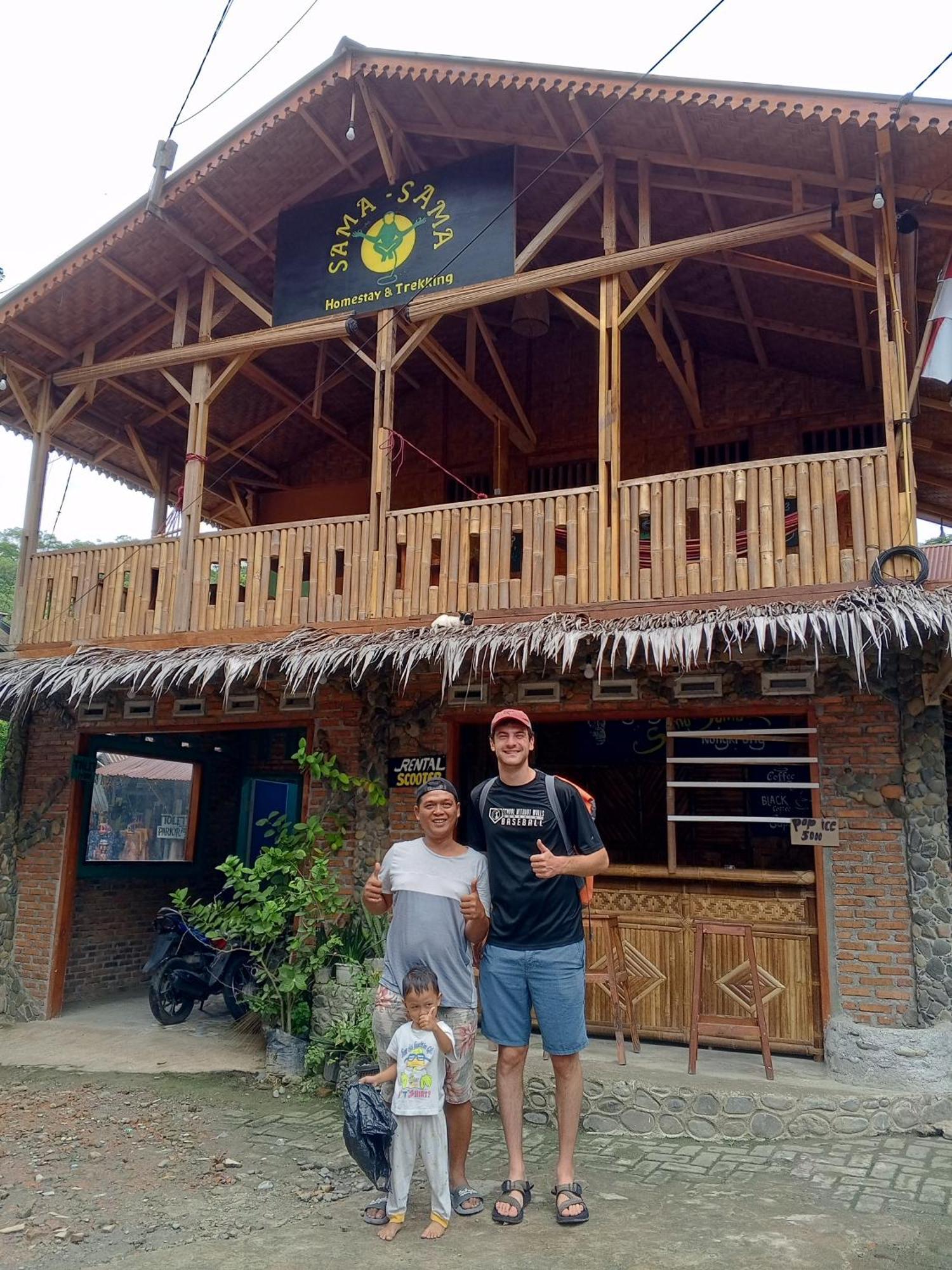 Sama Sama Homestay & Trekking Only Stay Here Book Trekking And Transport With Us Bukit Lawang Exterior foto